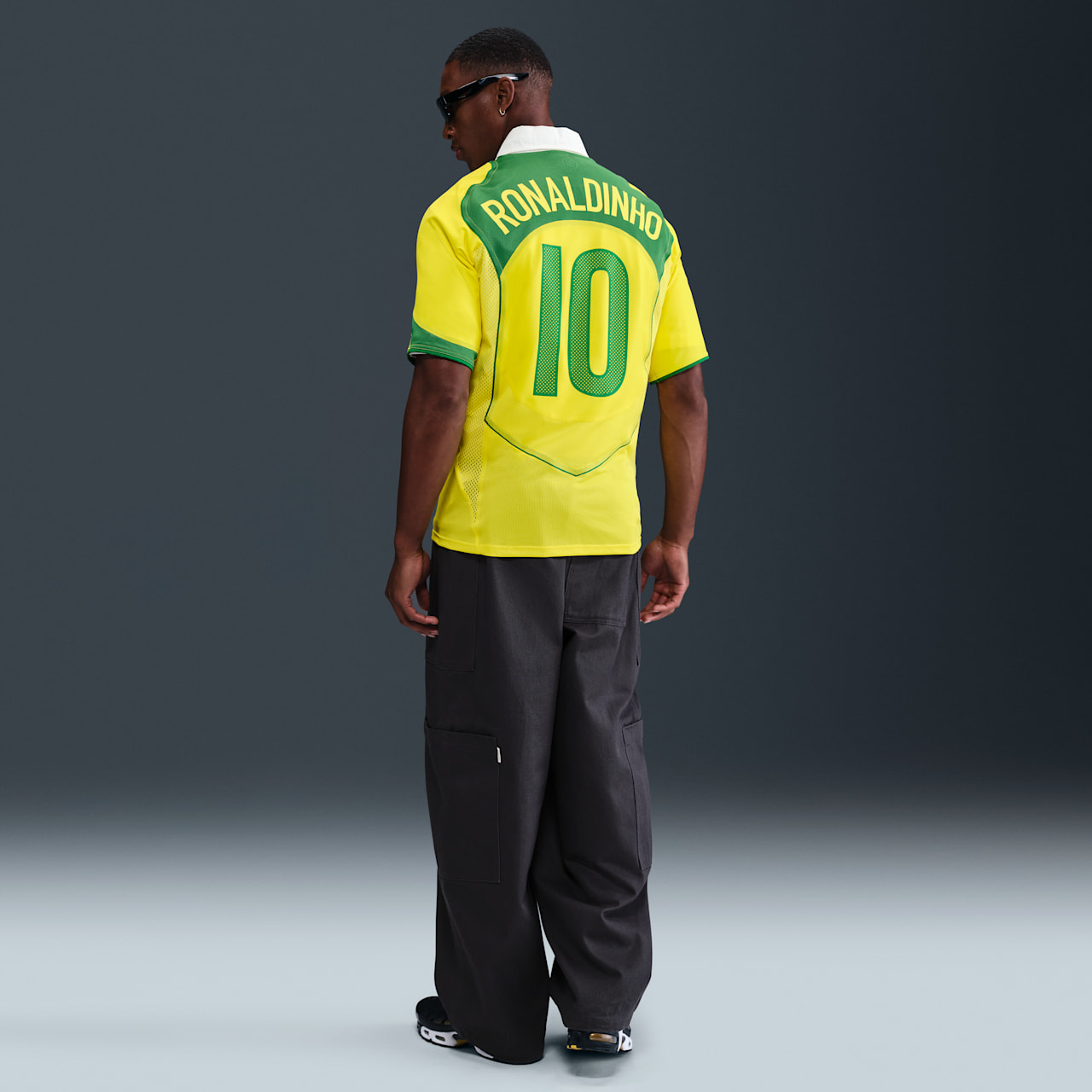 Fecha de lanzamiento de la colección de ropa Brazil 2004